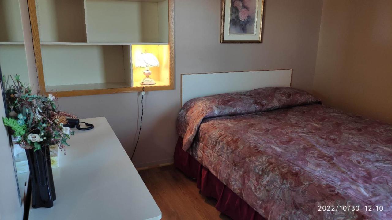 Motel Rayalco Laurier Station Bagian luar foto
