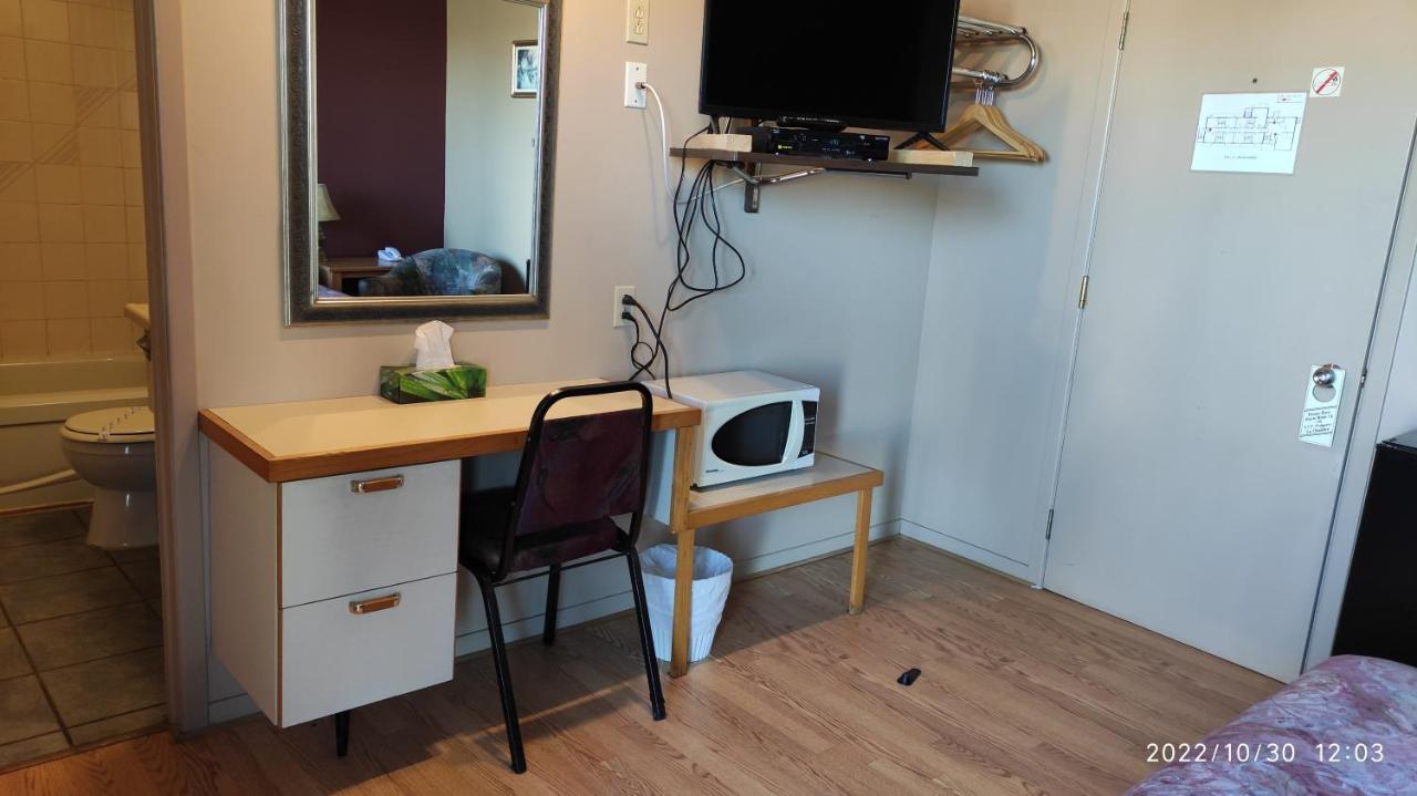 Motel Rayalco Laurier Station Bagian luar foto